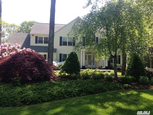 1st image of 5 Surrey Ln
