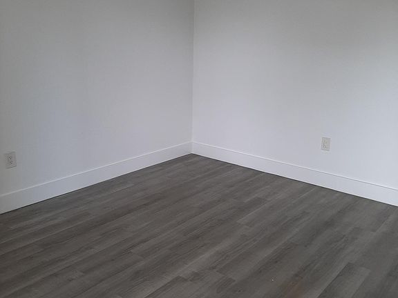 3rd image of 5-215 Menores Ave #5