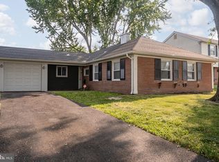 39 Midfield Ln, Willingboro, NJ 08046