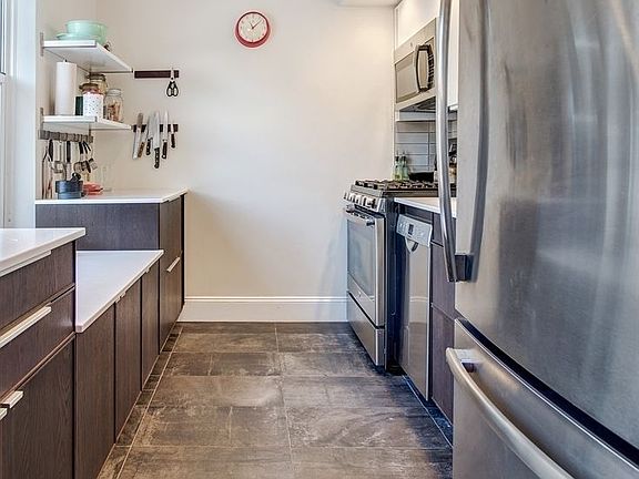 3rd image of 280 Saint Johns Pl APT 3-A