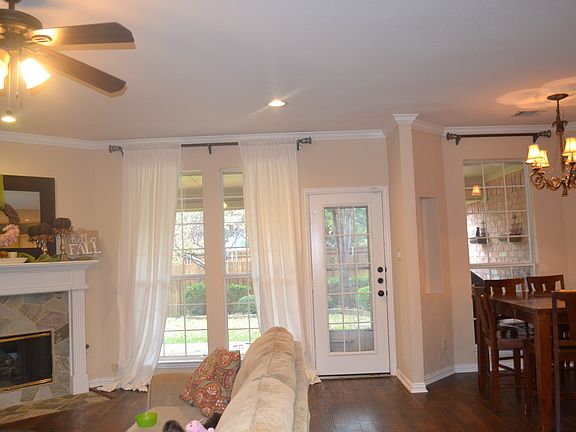 spacious livingroom