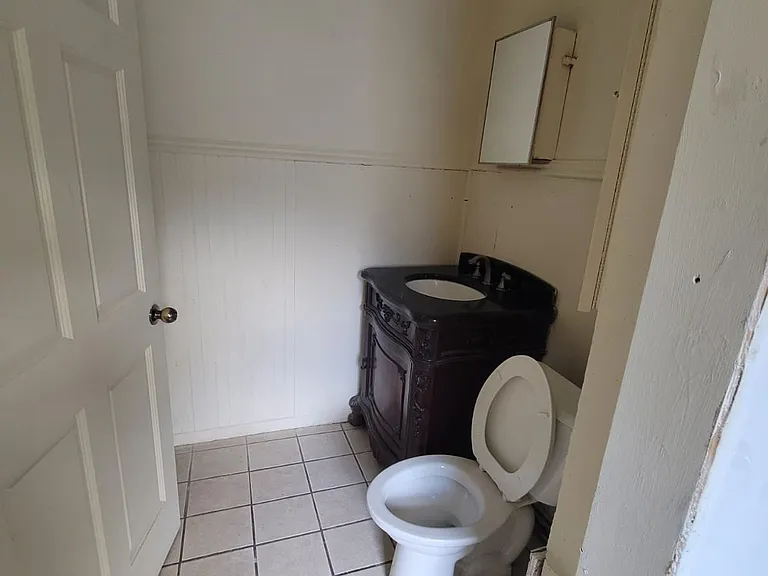 2334 W National Ave — Photo 3