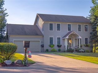 25 Midway Dr, Orchard Park, NY 14127