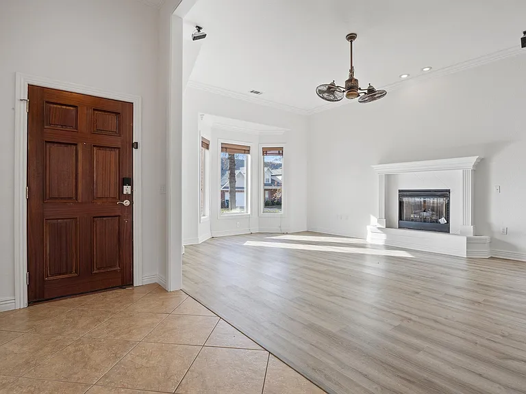 514 S Pierremont Dr — Photo 6