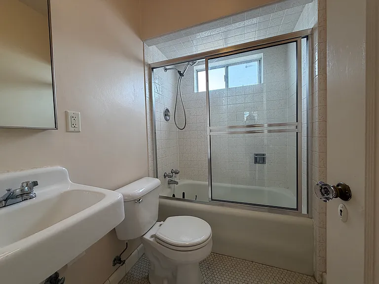 2030 Ashby Ave #12 — Photo 5