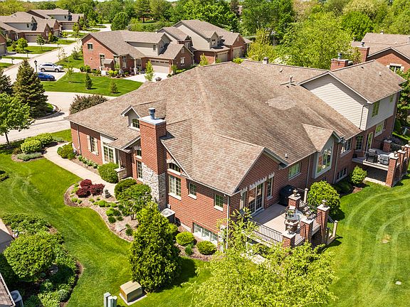 3rd image of 9228 Cloister Ct