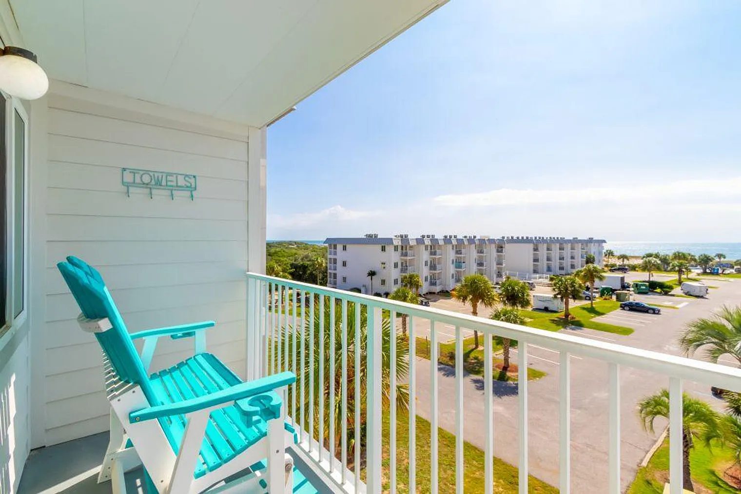 2 bed, 2.0 bath, 775 sqft, $3,315 — Photo 2