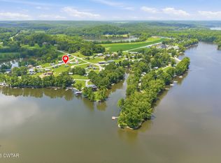 860 Willow Oaks Dr, Decaturville, TN 38329