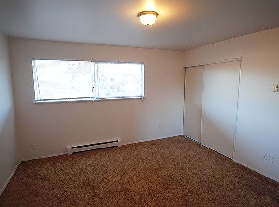 5th image of 11758 Greenwood Ave N APT 14