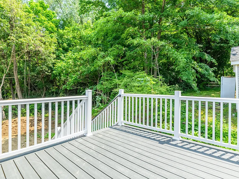 470 Oakville Ave — Photo 39