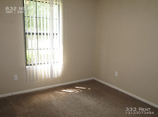 832 NE Pollard St, Lees Summit, MO 64086