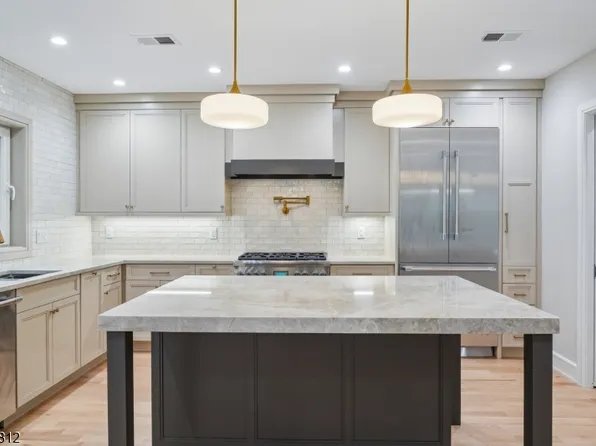 67 Myrtle Ave, Millburn Twp., NJ 07041