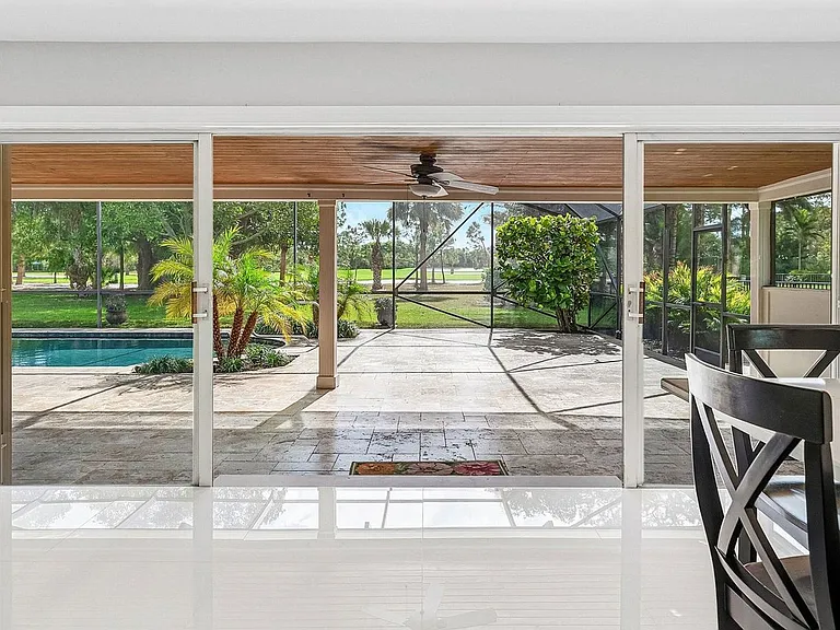 417 N Country Club Dr — Photo 3