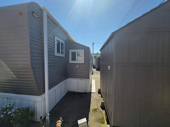 3rd image of 1700 El Camino Real #2-03