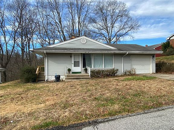 2nd image of 705 Bona Vista Pl