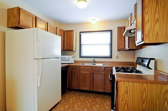 4th image of 7S475 Lynn Dr