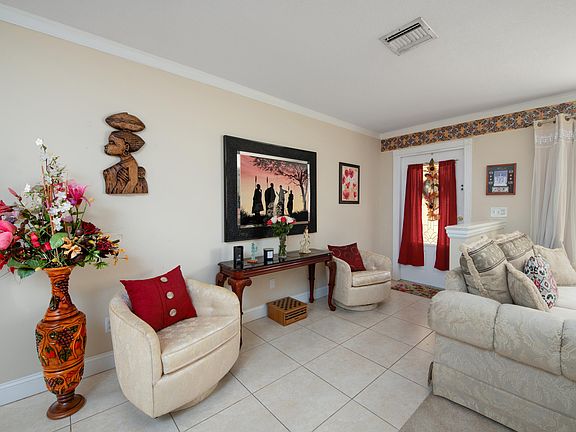 5th image of 1585 SE Chiffon Avenue