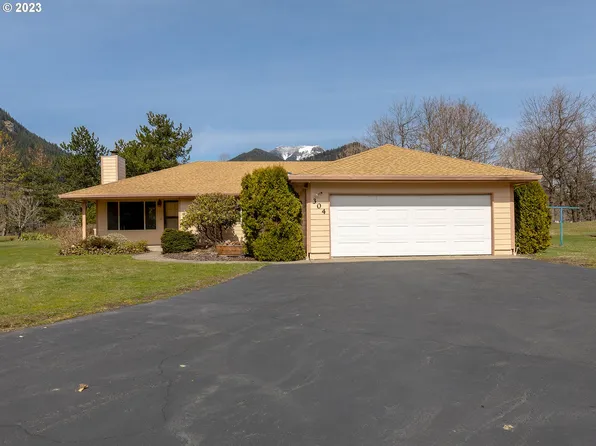 304 Wana Kawok St, North Bonneville, WA 98639