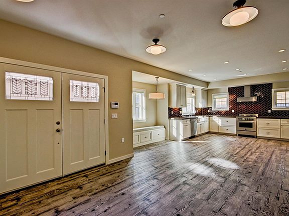 3rd image of 959 S Ash Ave Unit 1001