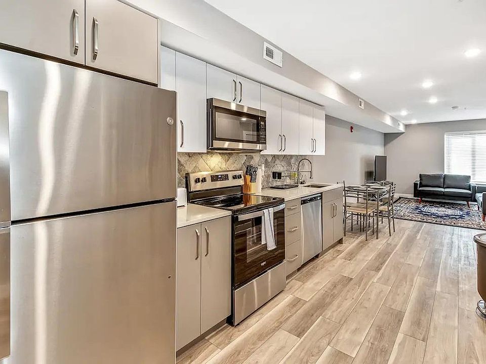 1st image of 1941 W Berks St #1
