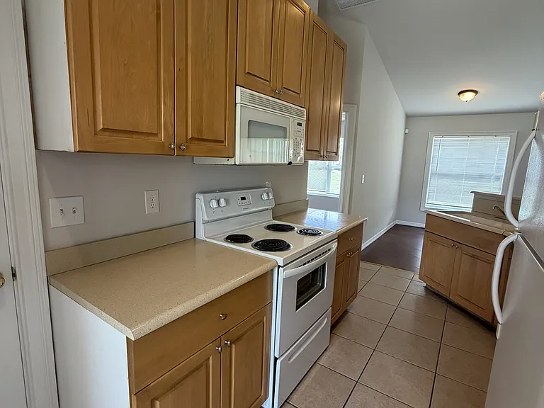 5315 Belrose St — Photo 10