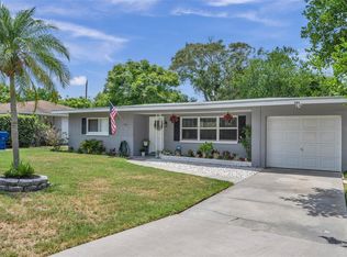 703 24th St SW, Largo, FL 33770