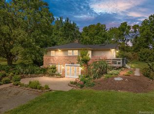 1441 Shevchenko Dr, Ann Arbor, MI 48103