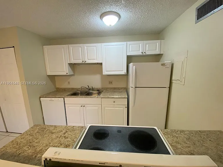 629 Executive Center Dr — Photo 16