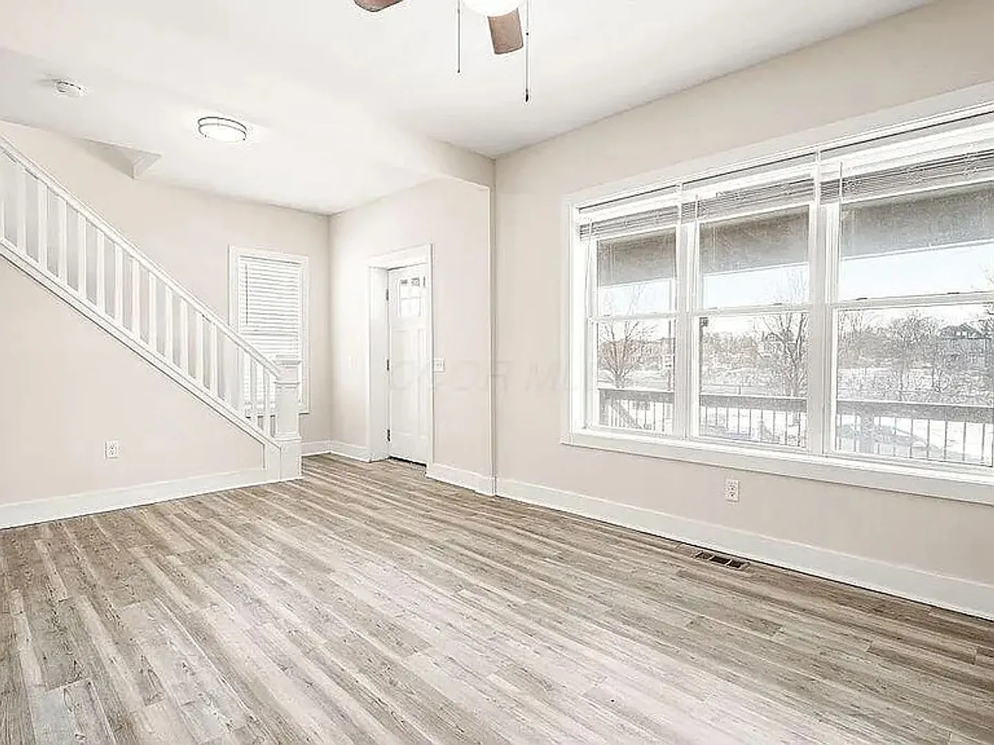 4 Bedroom Home Close to Downtown — Photo 2