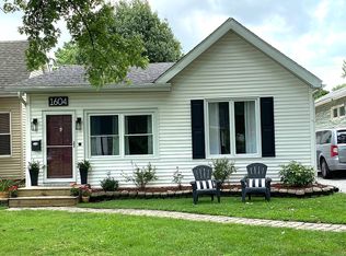 1604 S Walnut St, Springfield, IL 62704