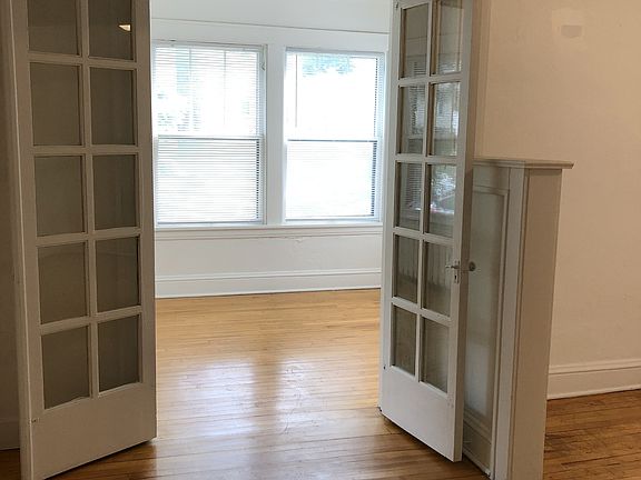 3rd image of 2324 Harriet Ave