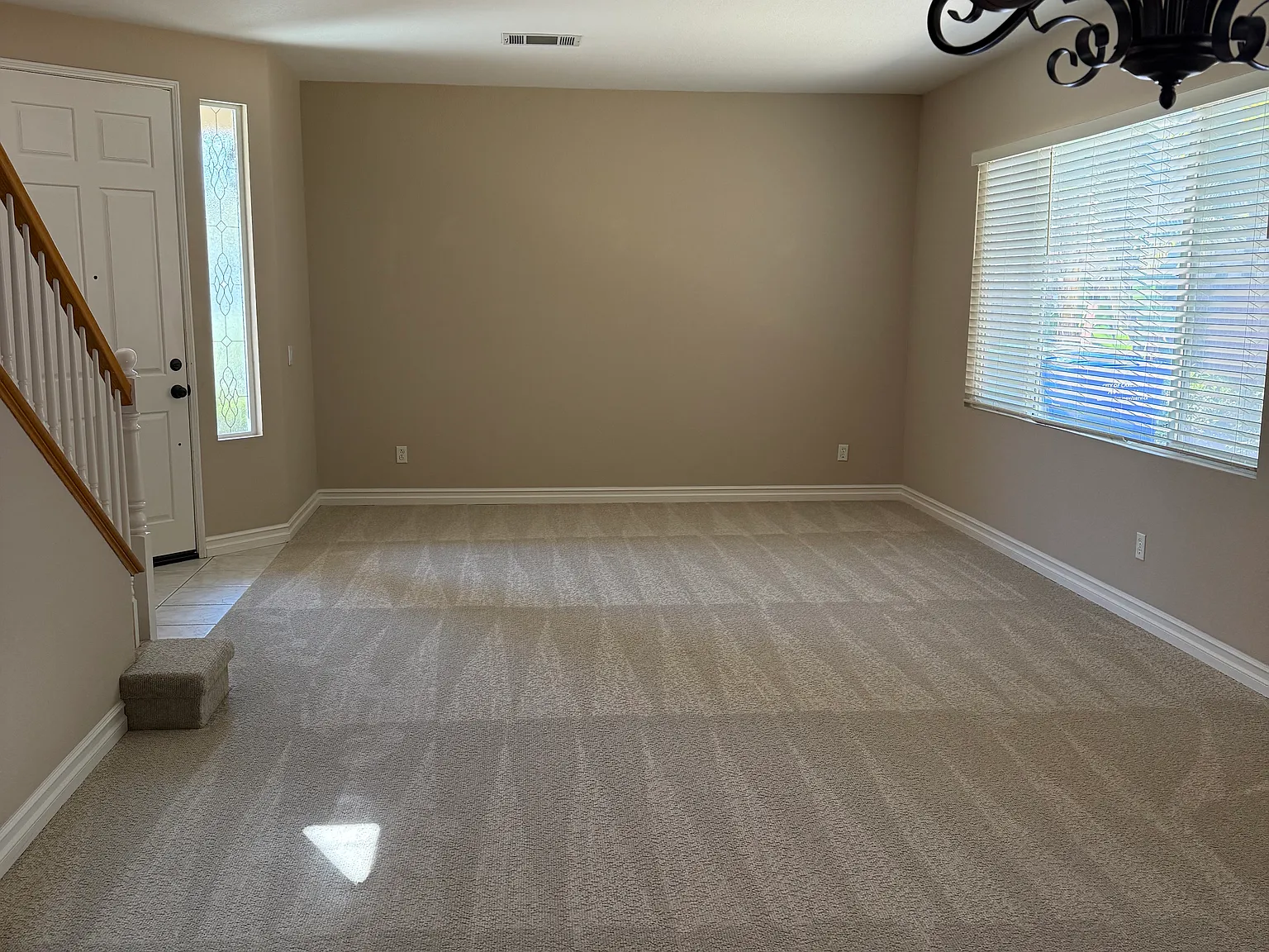 3 bed, 2152 sqft, $6,300 — Photo 3