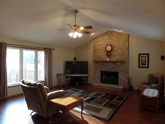 5th image of 505 Dickerson Dr
