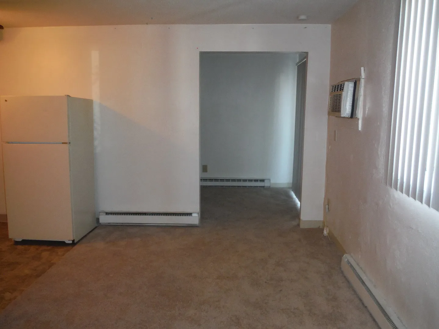 Evergreen Manor Apartments — Photo 2