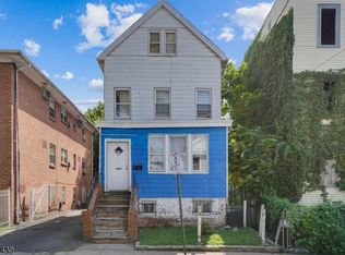 26 Howard St, Irvington, NJ 07111