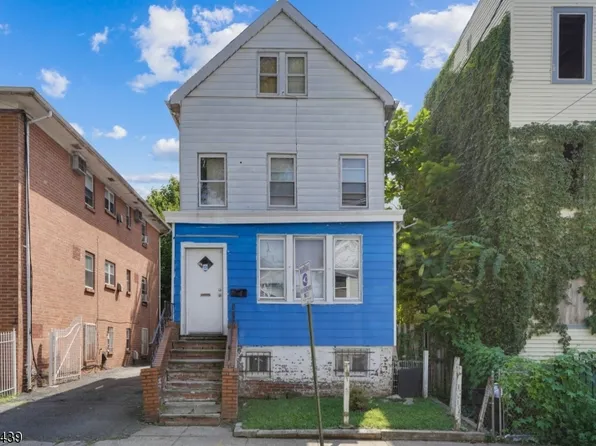 26 Howard St, Irvington, NJ 07111