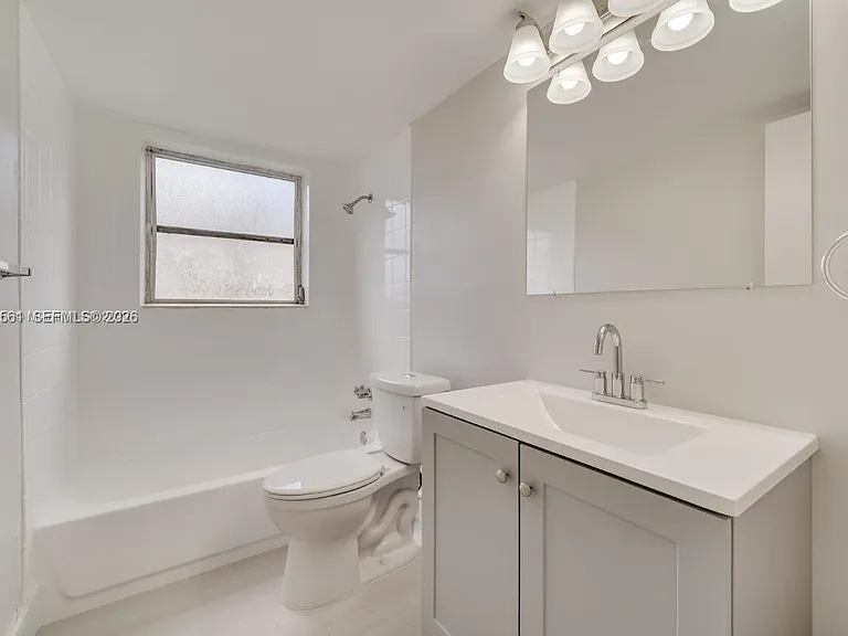 841 SW 74th Ter #201E — Photo 10