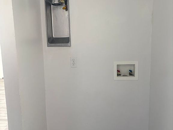 3rd image of 1124 Ramona Ave N