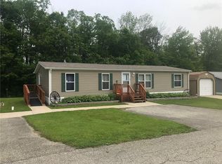 15 Maplenut Ln, Erie, PA 16510