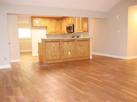 4th image of 16222 Emberwood Dr