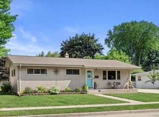 2928 Pinehurst Ave, Racine, WI 53403