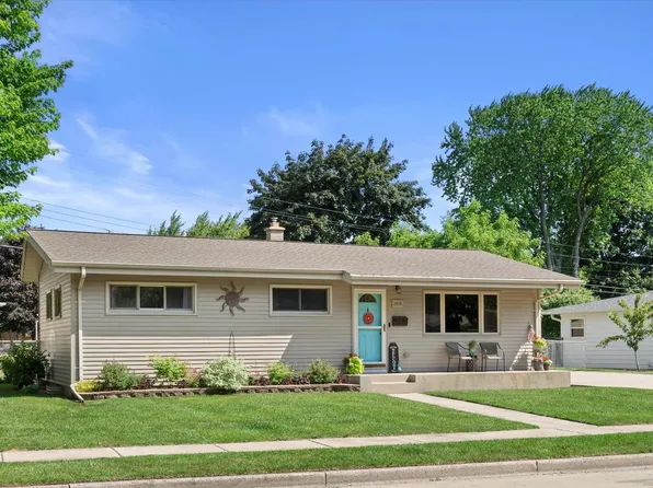 2928 Pinehurst AVENUE, Racine, WI 53403