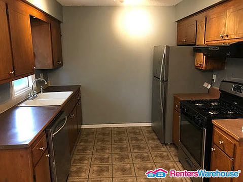 2nd image of 526 Continental Dr