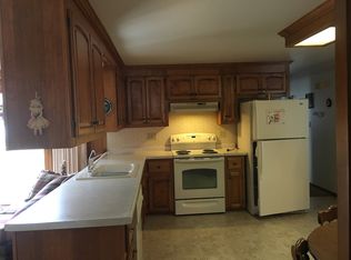 1584 Lindale Ln, Green Bay, WI 54313