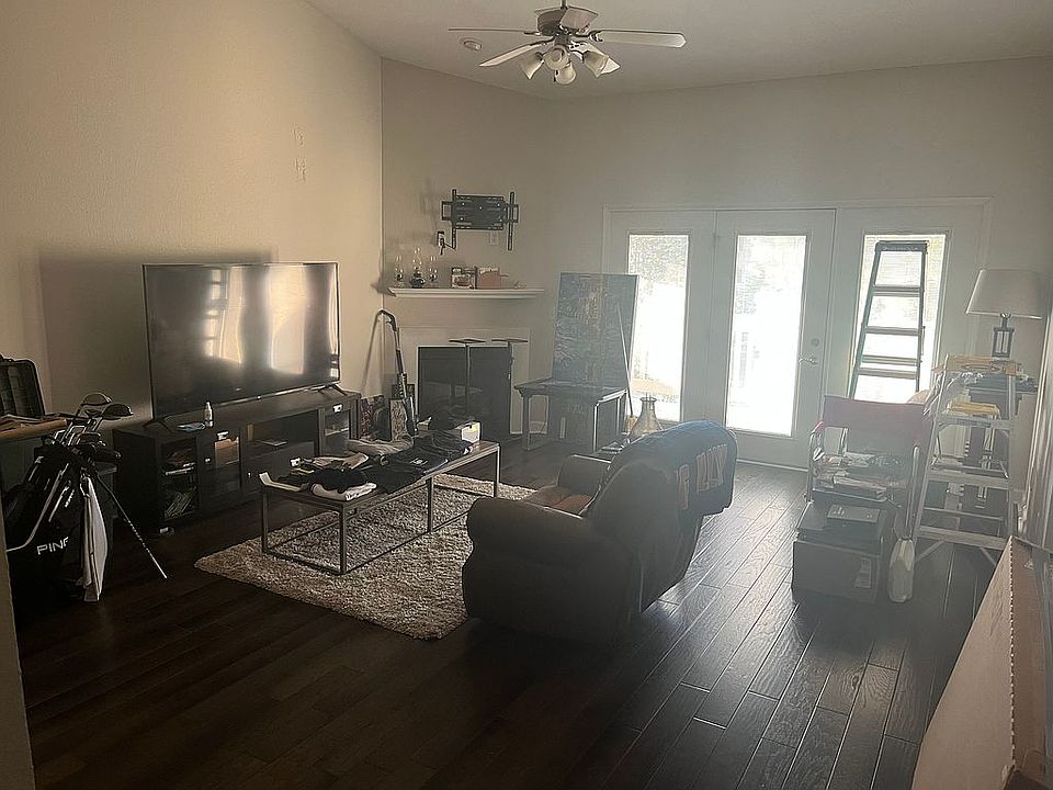 2nd image of 3640 Thornhill Dr