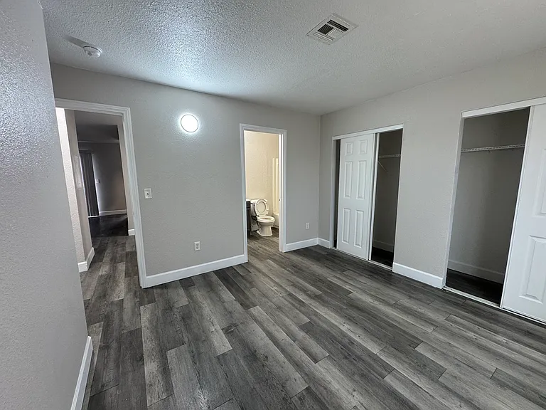 2829 Wheelwright Dr #B — Photo 16