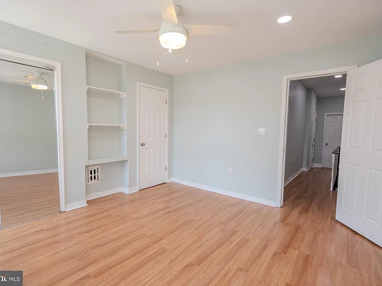 2059 E Ontario St — Photo 24