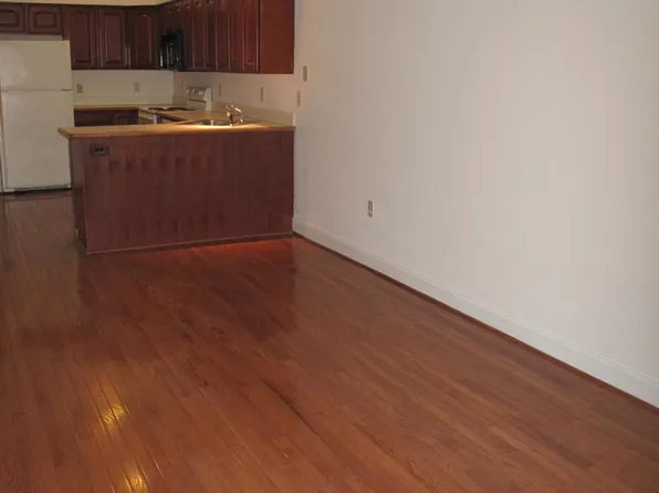 209 N 3rd St APT 2B, Philadelphia, PA 19106