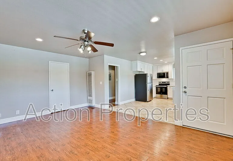 4545 Moorpark Ave #2 — Photo 3
