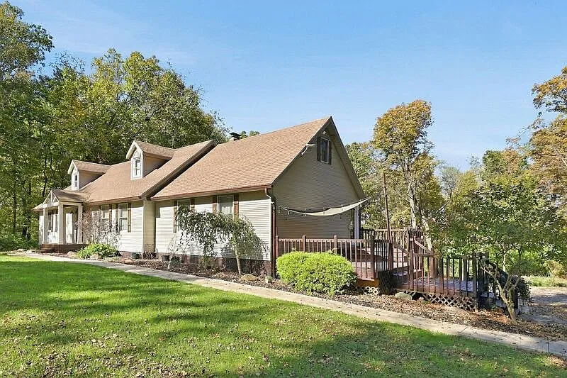 4 bed, 3.5 bath, $2,950 — Photo 2